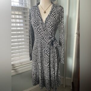 Diane Von Furstenberg Black White Wrap Dress Size 4